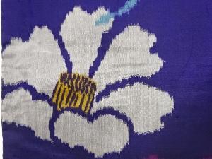 アンティーク　松に椿模様織り出し銘仙着物